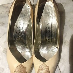 M BRUNO MAGLI VINTAGE BEIGE & GOLD TOE/HEEL 7.5